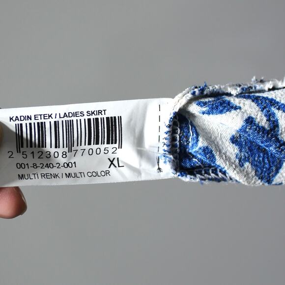 MUDO Collection Blue & White Floral Midi Skirt Size XL - Picture 7 of 7